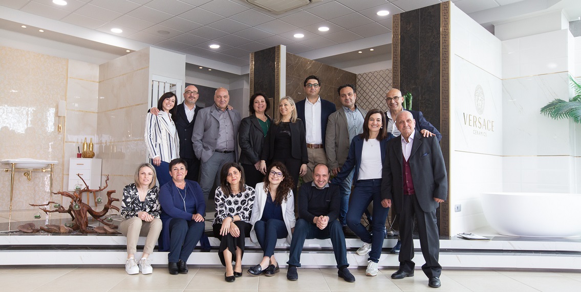 centro-ceramiche-colaianni-brindisi-il-nostro-staff-bagno-versace.jpg